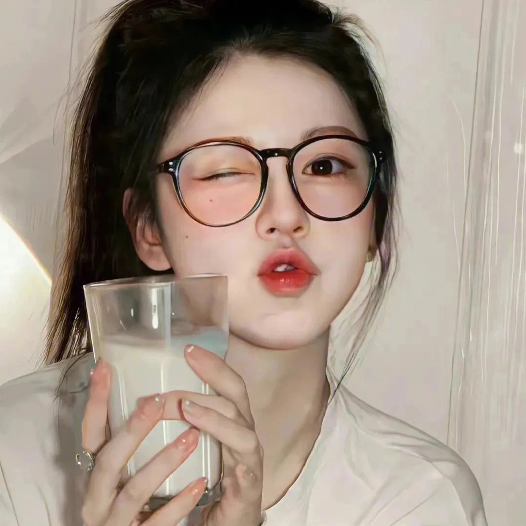 随盲柳入眠的女人